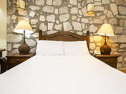 Casa Del Virrey Hotel and Suites