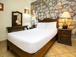 Casa Del Virrey Hotel and Suites