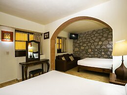 Casa Del Virrey Hotel and Suites