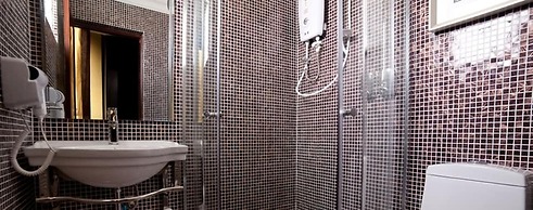 Valenza Hotel & Cafe