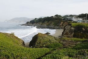 HI Point Montara Lighthouse Hostel