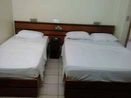 Oft Plaza Oeste Hotel