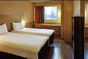 Oft Plaza Oeste Hotel