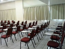 Oft Plaza Oeste Hotel