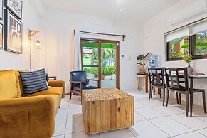 Coconut Row Boutique Hotel