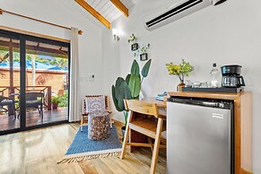 Coconut Row Boutique Hotel