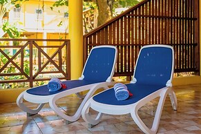 Coconut Row Boutique Hotel