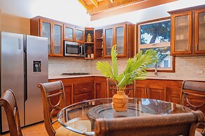 Coconut Row Boutique Hotel