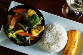 Coconut Row Boutique Hotel