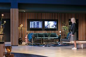 Naumi Auckland Airport