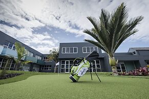 Naumi Auckland Airport