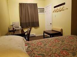 7 West Motel