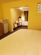 7 West Motel