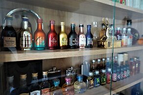 Warner Leisure Hotel