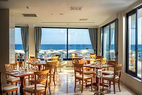 Mare Blue Hotel