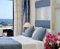 Mare Blue Hotel