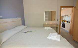 Ilioxenia Studio & Apartments