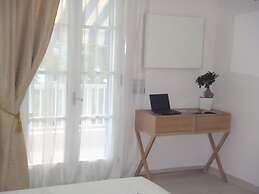 Ilioxenia Studio & Apartments