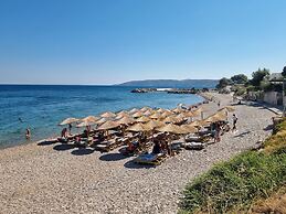 Ilioxenia Studio & Apartments