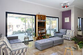 Ilioxenia Studio & Apartments