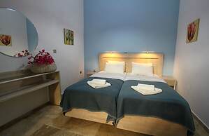 Ilioxenia Studio & Apartments