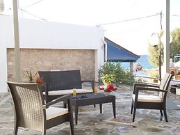 Ilioxenia Studio & Apartments