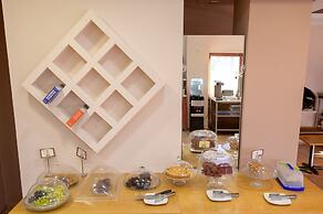 Ilioxenia Studio & Apartments