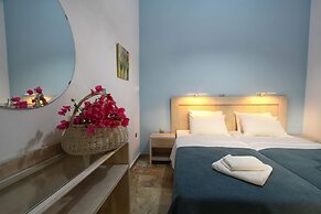 Ilioxenia Studio & Apartments