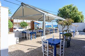 Ilioxenia Studio & Apartments