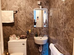 Allison House 16 Guesthouse