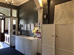 Allison House 16 Guesthouse