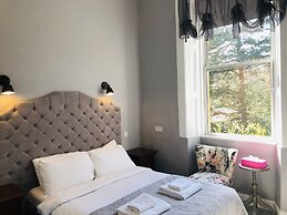 Allison House 16 Guesthouse