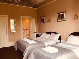 Allison House 16 Guesthouse