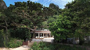 Villa Macaque and Villa Languor