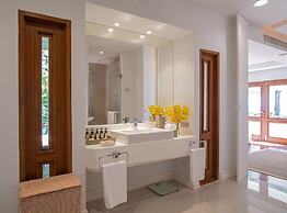 Villa Macaque and Villa Languor