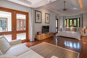 Villa Macaque and Villa Languor