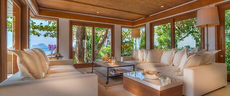 Villa Macaque and Villa Languor