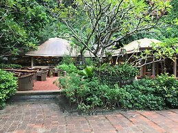 Villa Macaque and Villa Languor