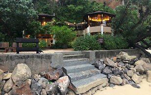 Villa Macaque and Villa Languor