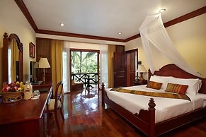 Santi Resort & Spa