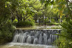 Santi Resort & Spa