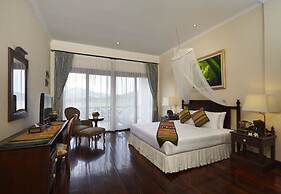Santi Resort & Spa