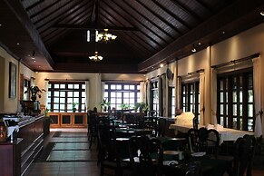 Santi Resort & Spa