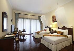 Santi Resort & Spa