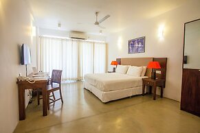 Coral Rock by Bansei