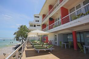 Coral Rock by Bansei