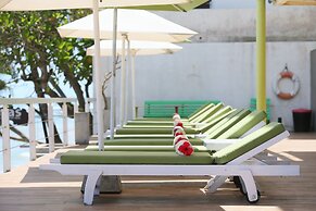 Coral Rock by Bansei