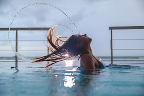 Coral Rock by Bansei