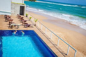 Coral Rock by Bansei