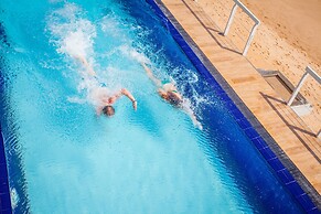 Coral Rock by Bansei